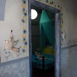Nicola's Гайос
